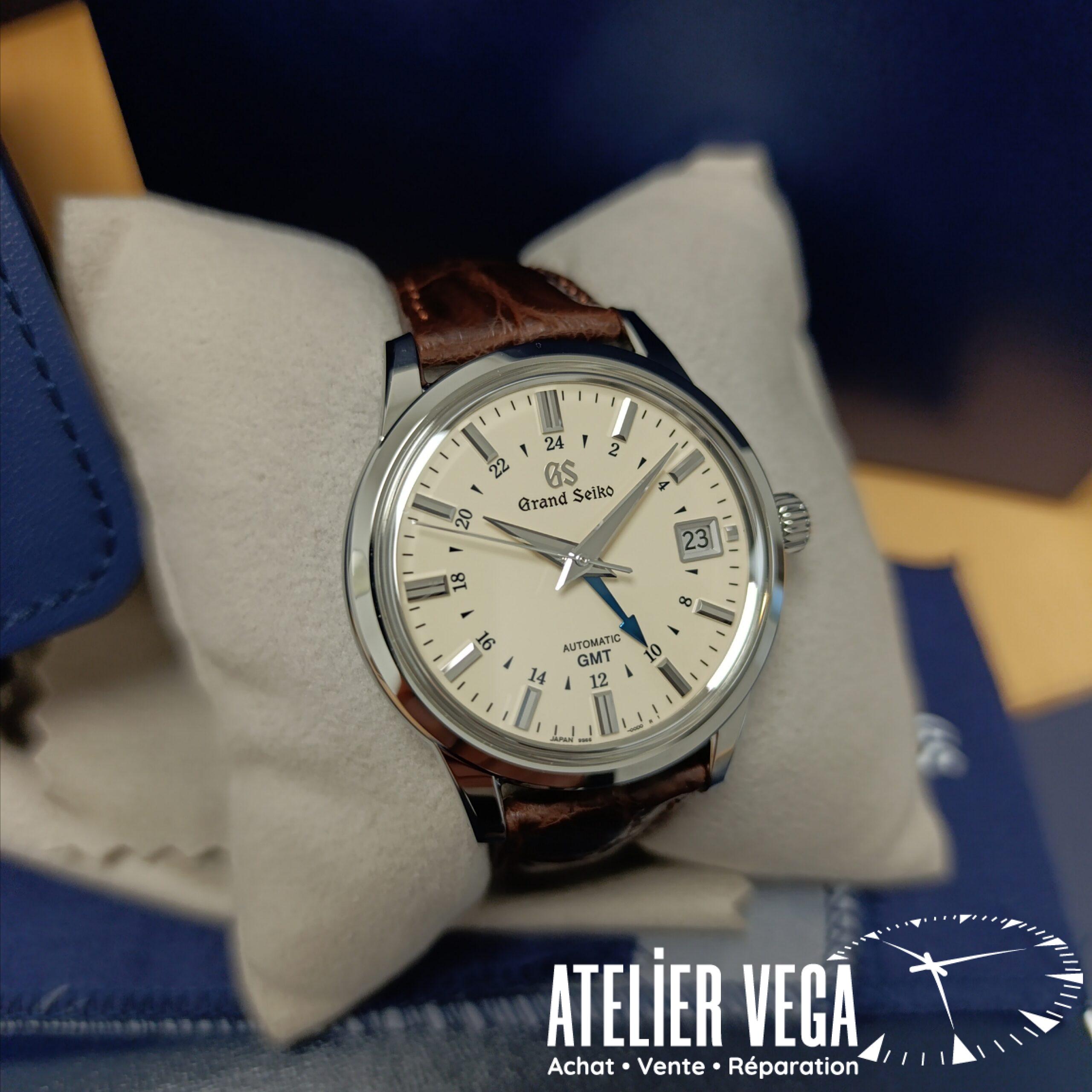 Grand Seiko Elegance GMT SBGM221G Full set de 2025 Jamais portée