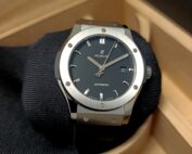 Hublot Classic Fusion Titanium 42mm Jamais portée et Full Set de 2025