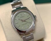 Rolex Oyster Perpetual 28mm Pistachio Ref 276200, jamais portée, Full set 11/2025