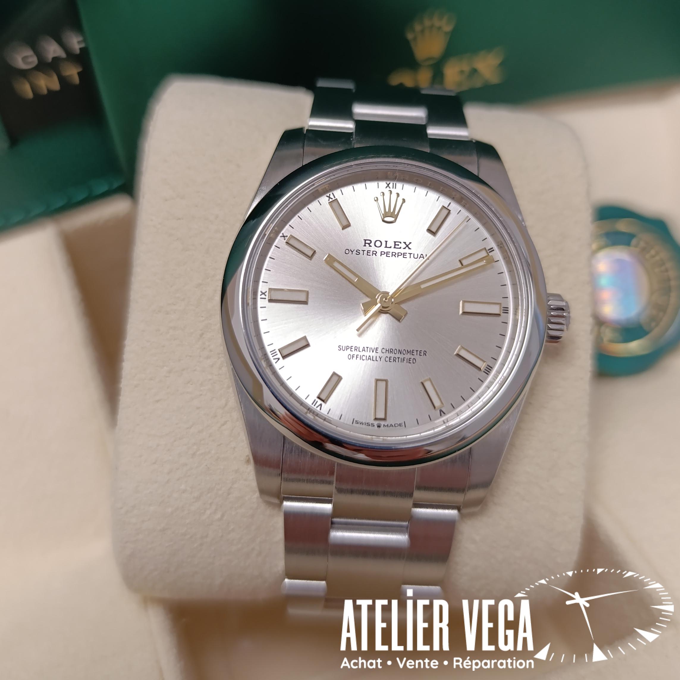 Rolex OP 34mm Silver de 2023, full set en très bon état