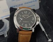 Panerai Luminor Marina PAM00111 de 2023, boitier acier 44mm, bracelet marron, boucle ardillon